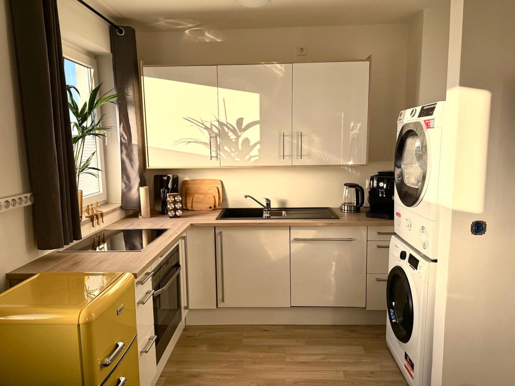 Yay - 65M2 Apartment Am Bahnhof - Smart Tv - Internet - Kaffee - Waschmaschine - Trockner Mühldorf المظهر الخارجي الصورة