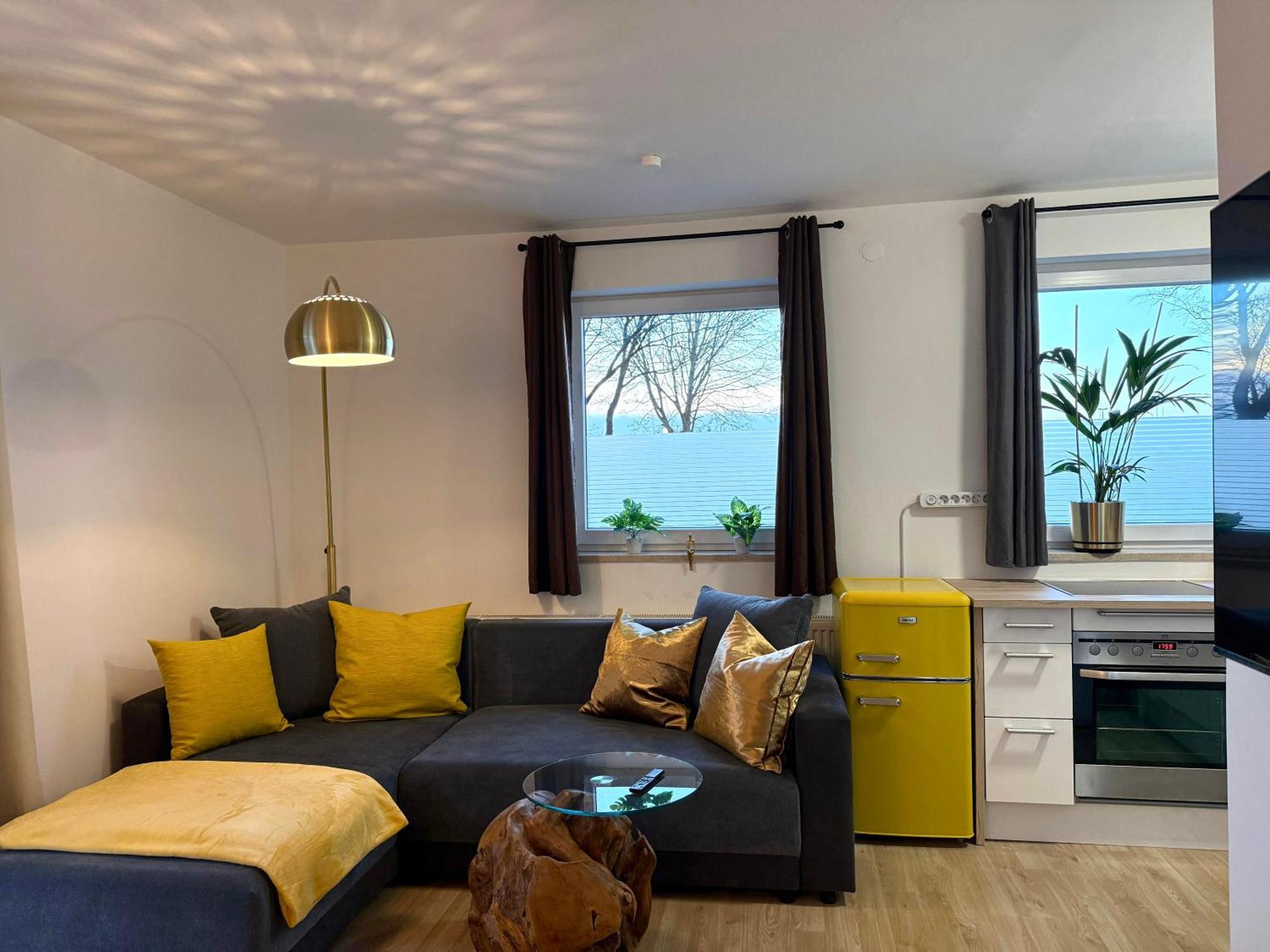 Yay - 65M2 Apartment Am Bahnhof - Smart Tv - Internet - Kaffee - Waschmaschine - Trockner Mühldorf المظهر الخارجي الصورة
