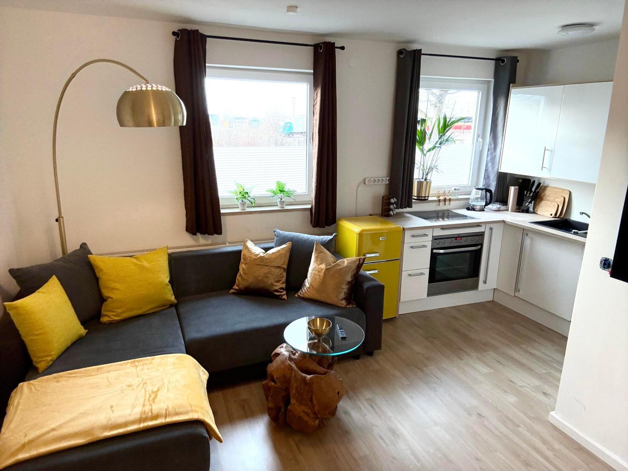 Yay - 65M2 Apartment Am Bahnhof - Smart Tv - Internet - Kaffee - Waschmaschine - Trockner Mühldorf المظهر الخارجي الصورة