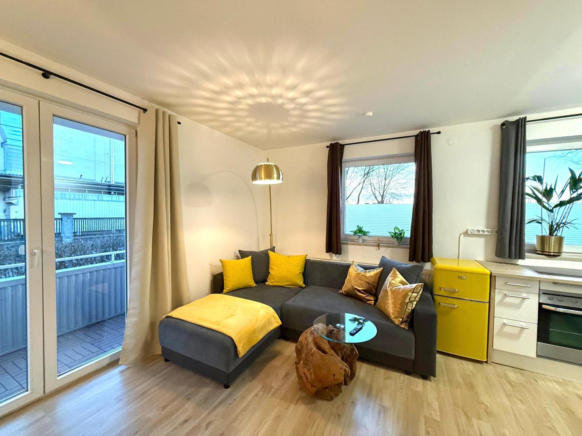 Yay - 65M2 Apartment Am Bahnhof - Smart Tv - Internet - Kaffee - Waschmaschine - Trockner Mühldorf المظهر الخارجي الصورة